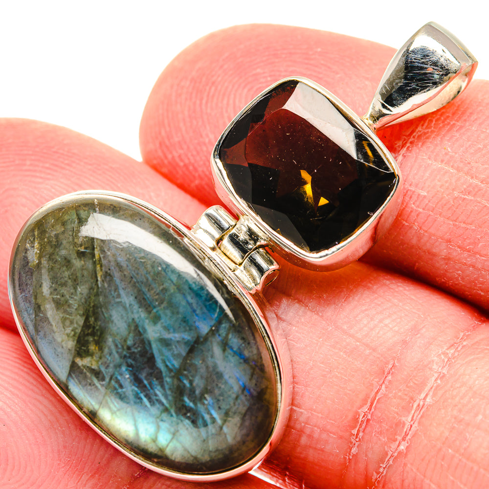Labradorite Pendants handcrafted by Anasilvercos - PD19910