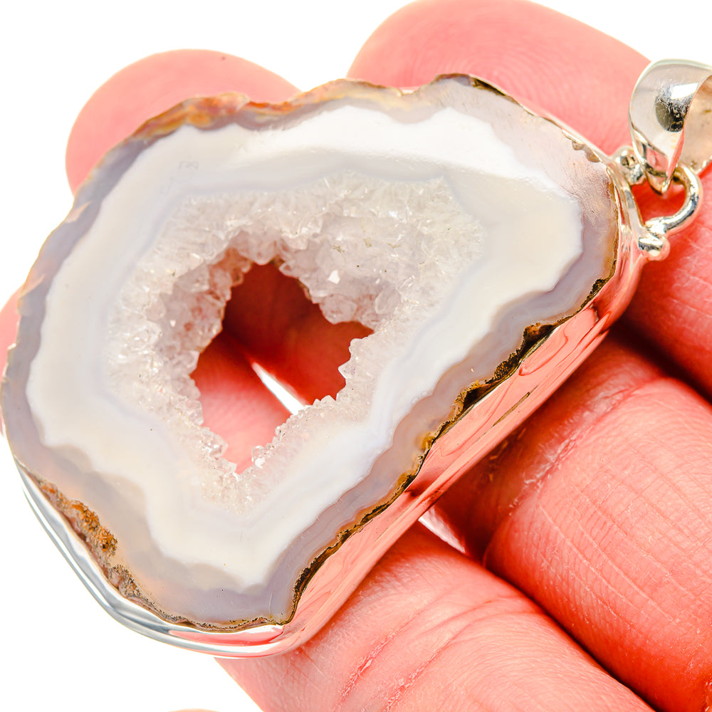 White Geode Slice Pendants handcrafted by Anasilvercos - PD19970