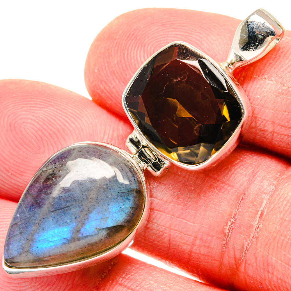 Labradorite Pendants handcrafted by Anasilvercos - PD20052