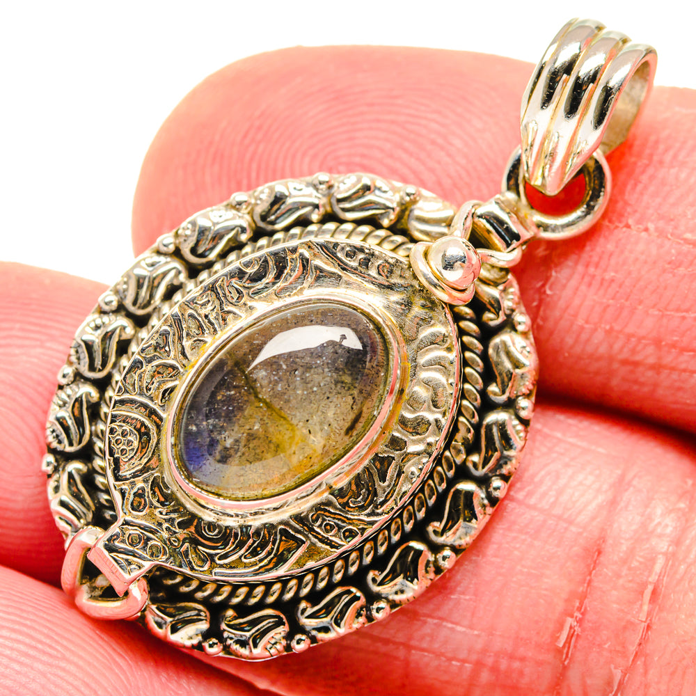 Labradorite Pendants handcrafted by Anasilvercos - PD20097