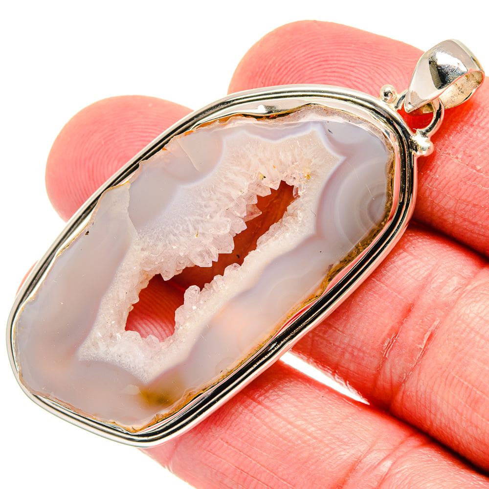 White Geode Slice Pendants handcrafted by Anasilvercos - PD20135