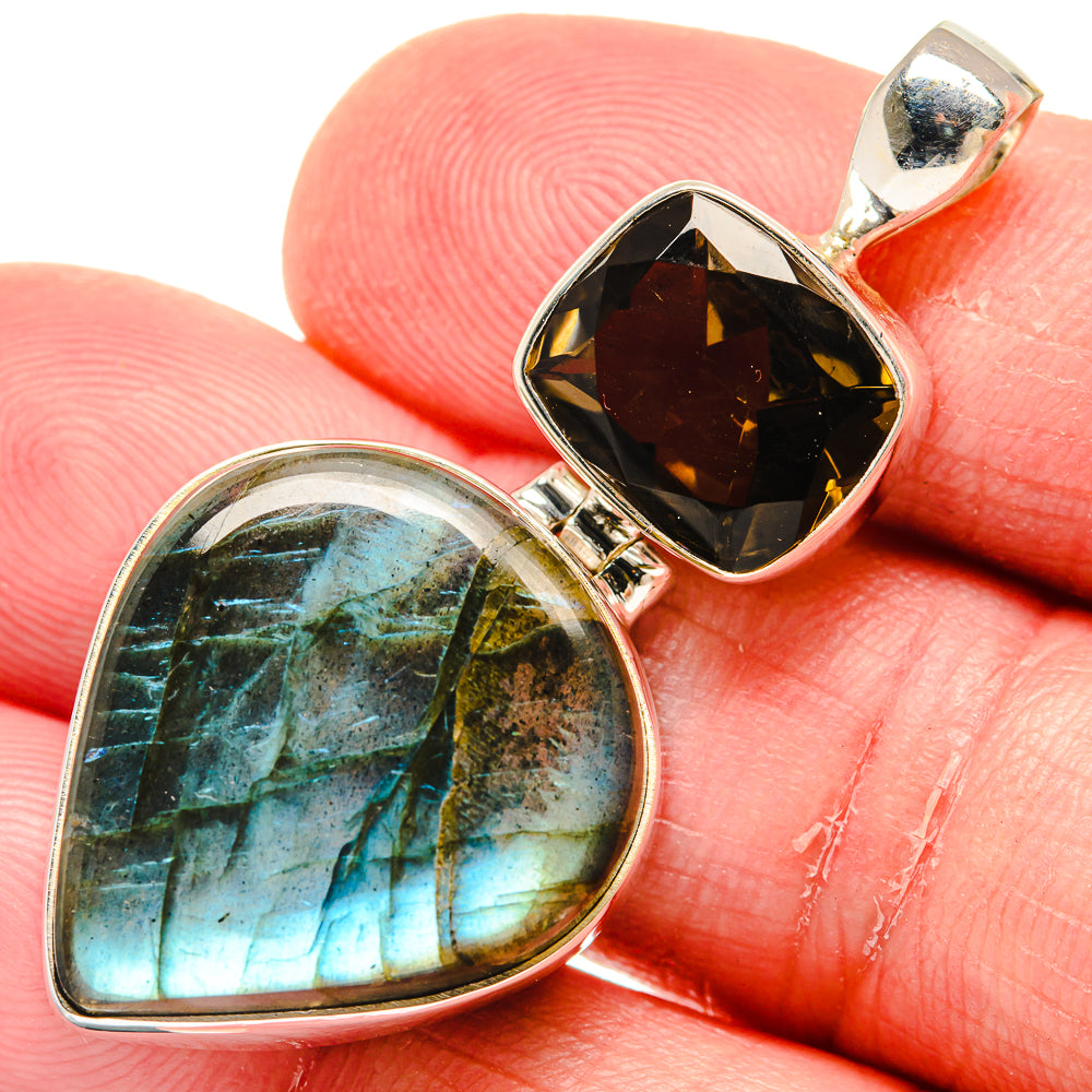 Labradorite Pendants handcrafted by Anasilvercos - PD20268