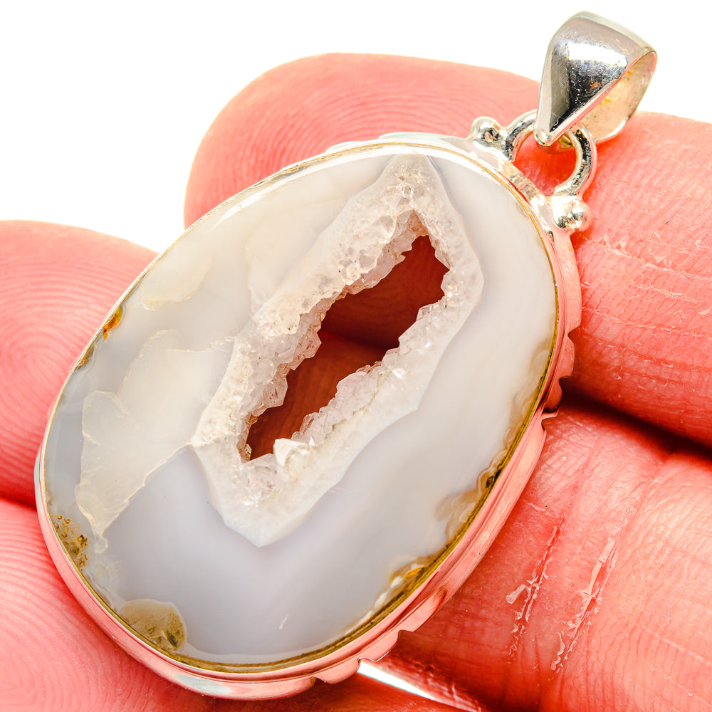 White Geode Slice Pendants handcrafted by Anasilvercos - PD20299