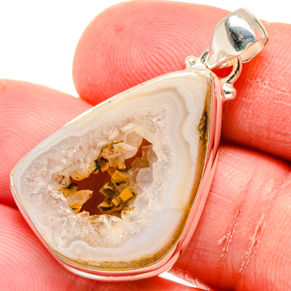 White Geode Slice Pendants handcrafted by Anasilvercos - PD20303