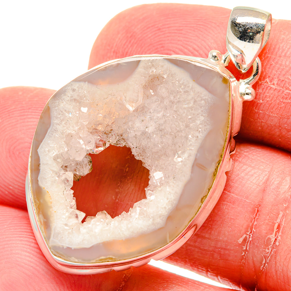 White Geode Slice Pendants handcrafted by Anasilvercos - PD20314