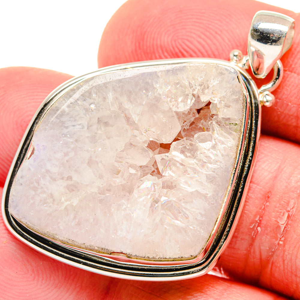 White Geode Slice Pendants handcrafted by Anasilvercos - PD20397