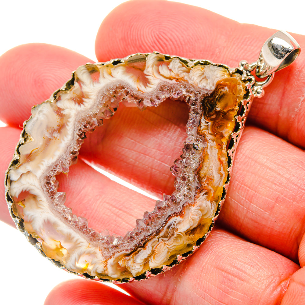 White Geode Slice Pendants handcrafted by Anasilvercos - PD20442