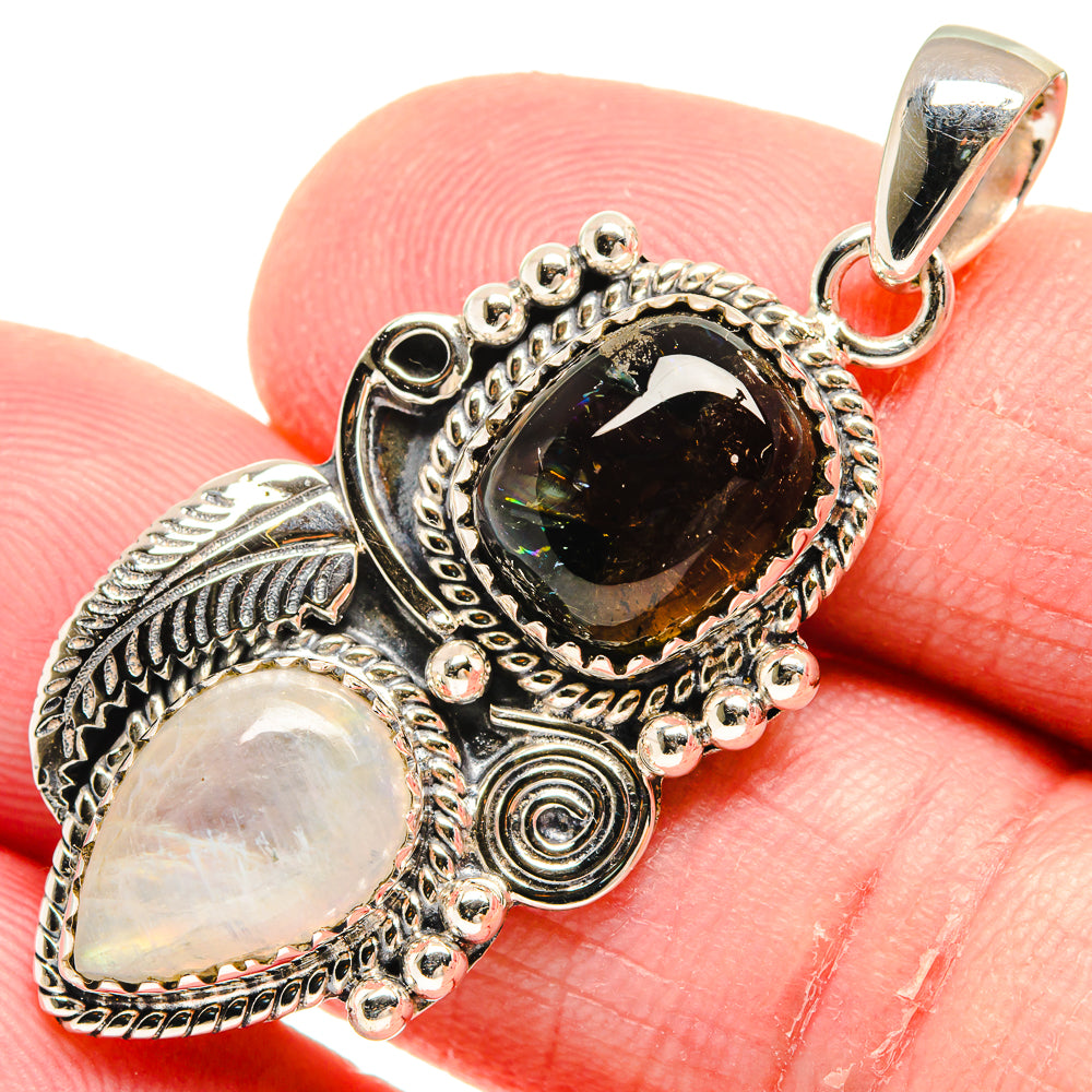 Labradorite Pendants handcrafted by Anasilvercos - PD20541
