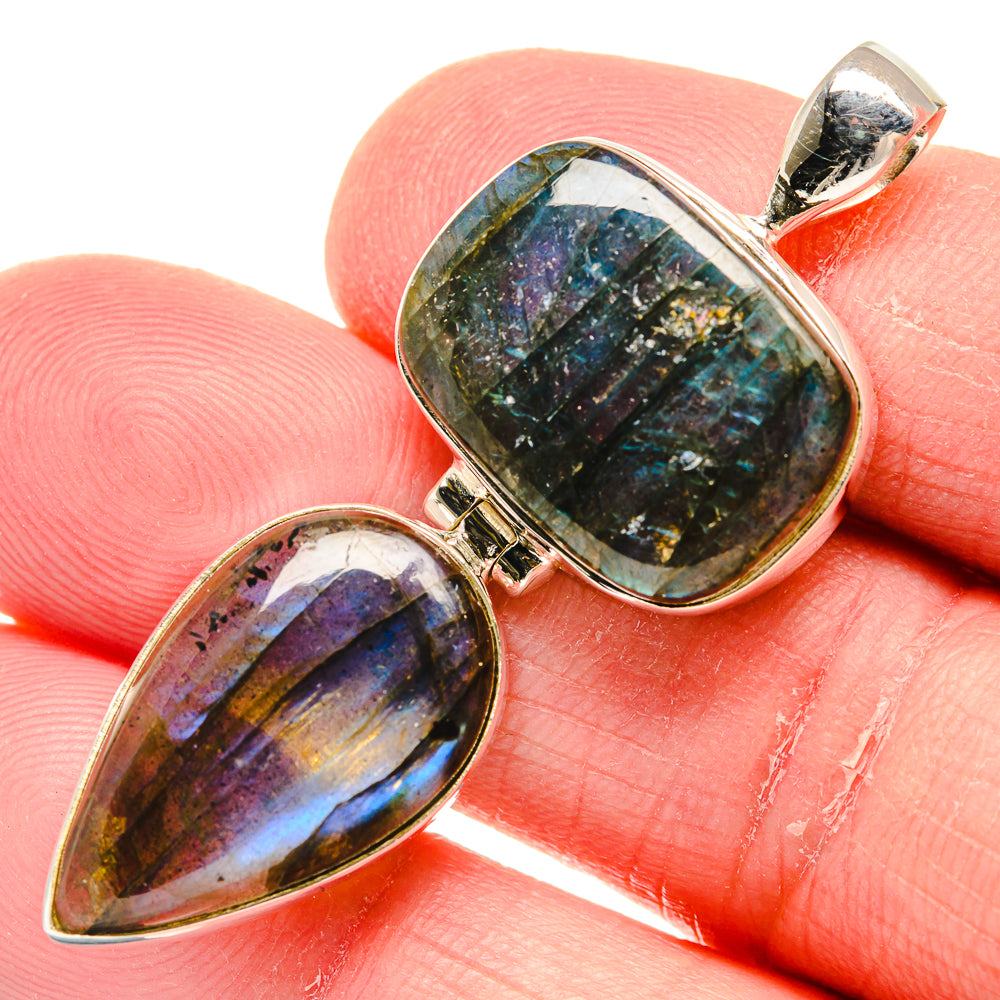 Labradorite Pendants handcrafted by Anasilvercos - PD20556