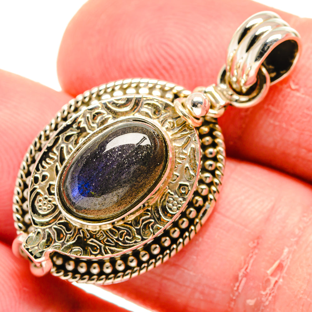Labradorite Pendants handcrafted by Anasilvercos - PD20621