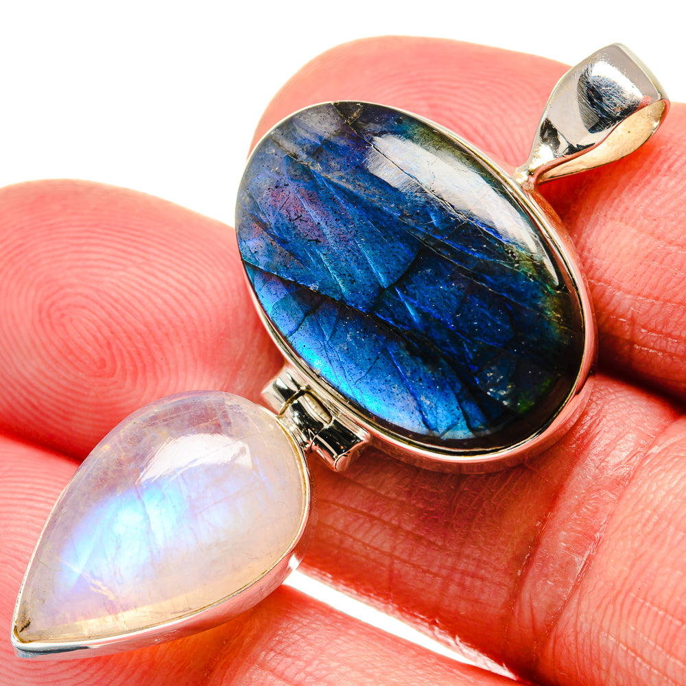 Labradorite Pendants handcrafted by Anasilvercos - PD20707