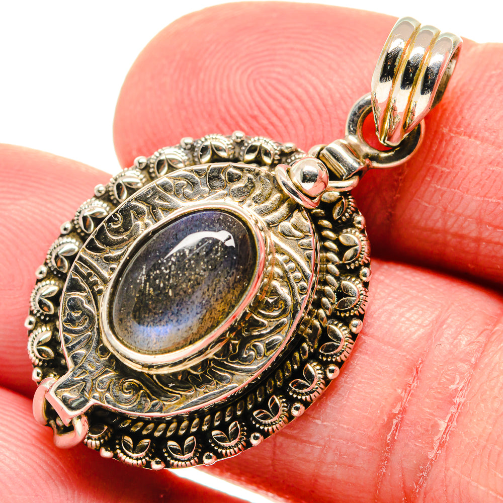 Labradorite Pendants handcrafted by Anasilvercos - PD20797