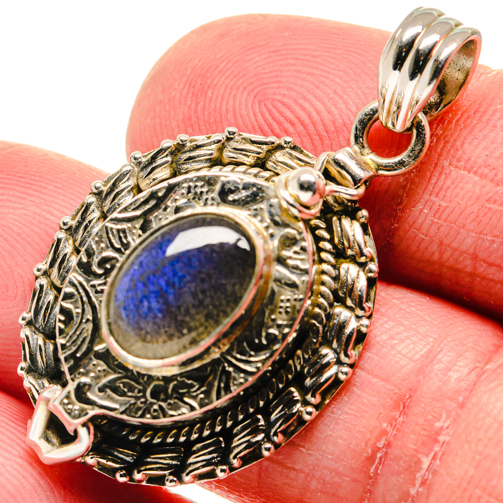 Labradorite Pendants handcrafted by Anasilvercos - PD20799