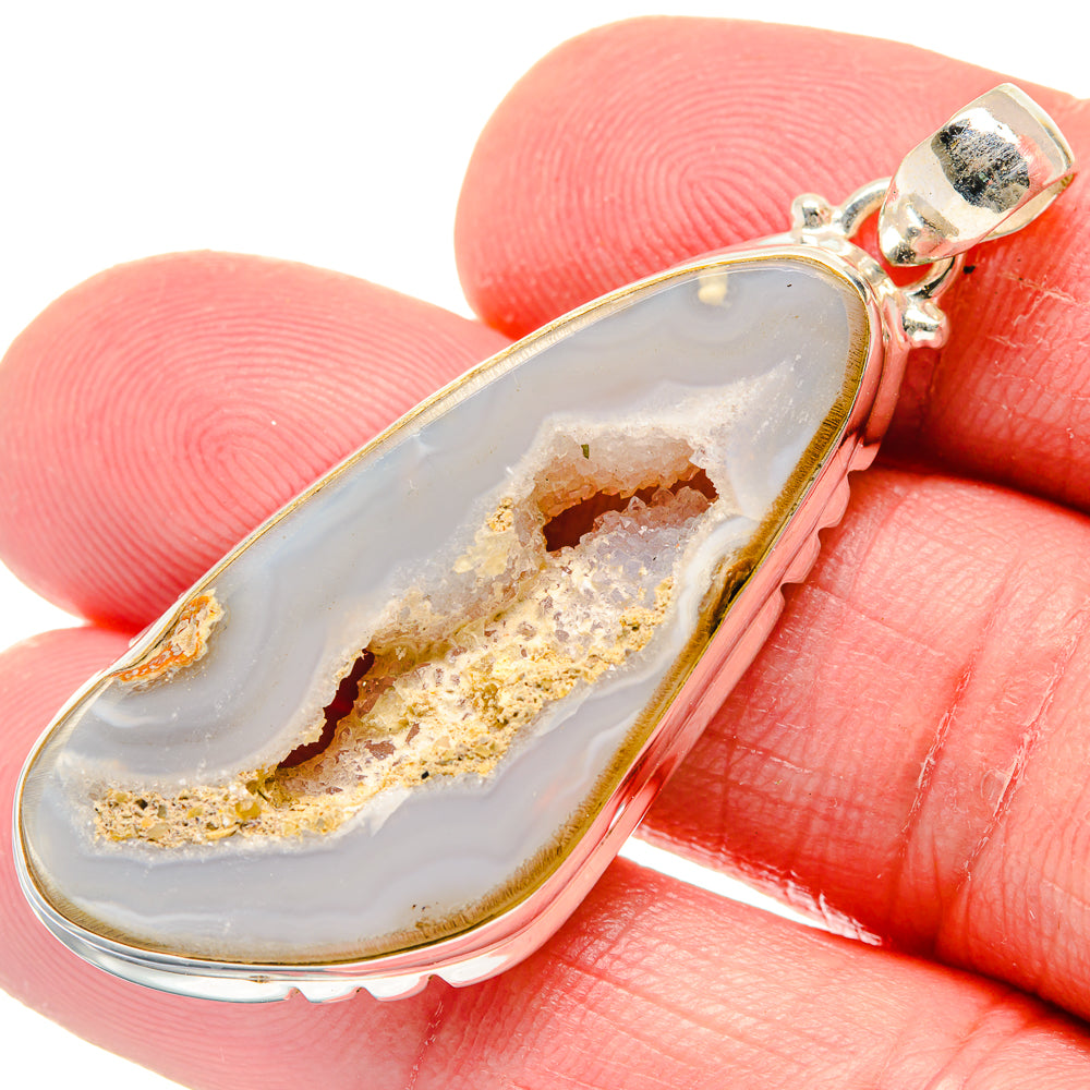 White Geode Slice Pendants handcrafted by Anasilvercos - PD20819