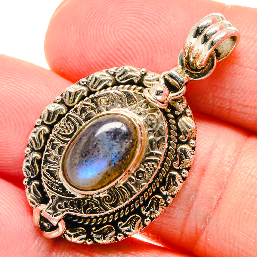 Labradorite Pendants handcrafted by Anasilvercos - PD20877