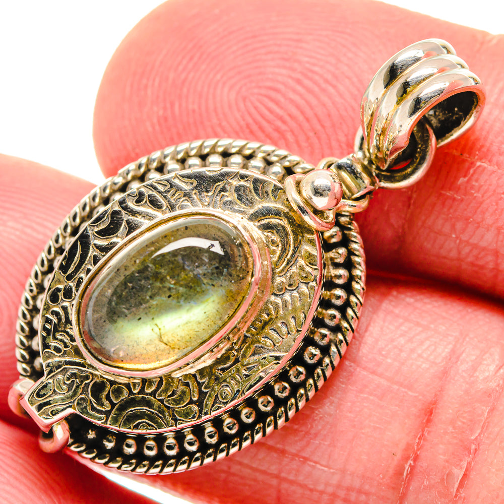 Labradorite Pendants handcrafted by Anasilvercos - PD20885