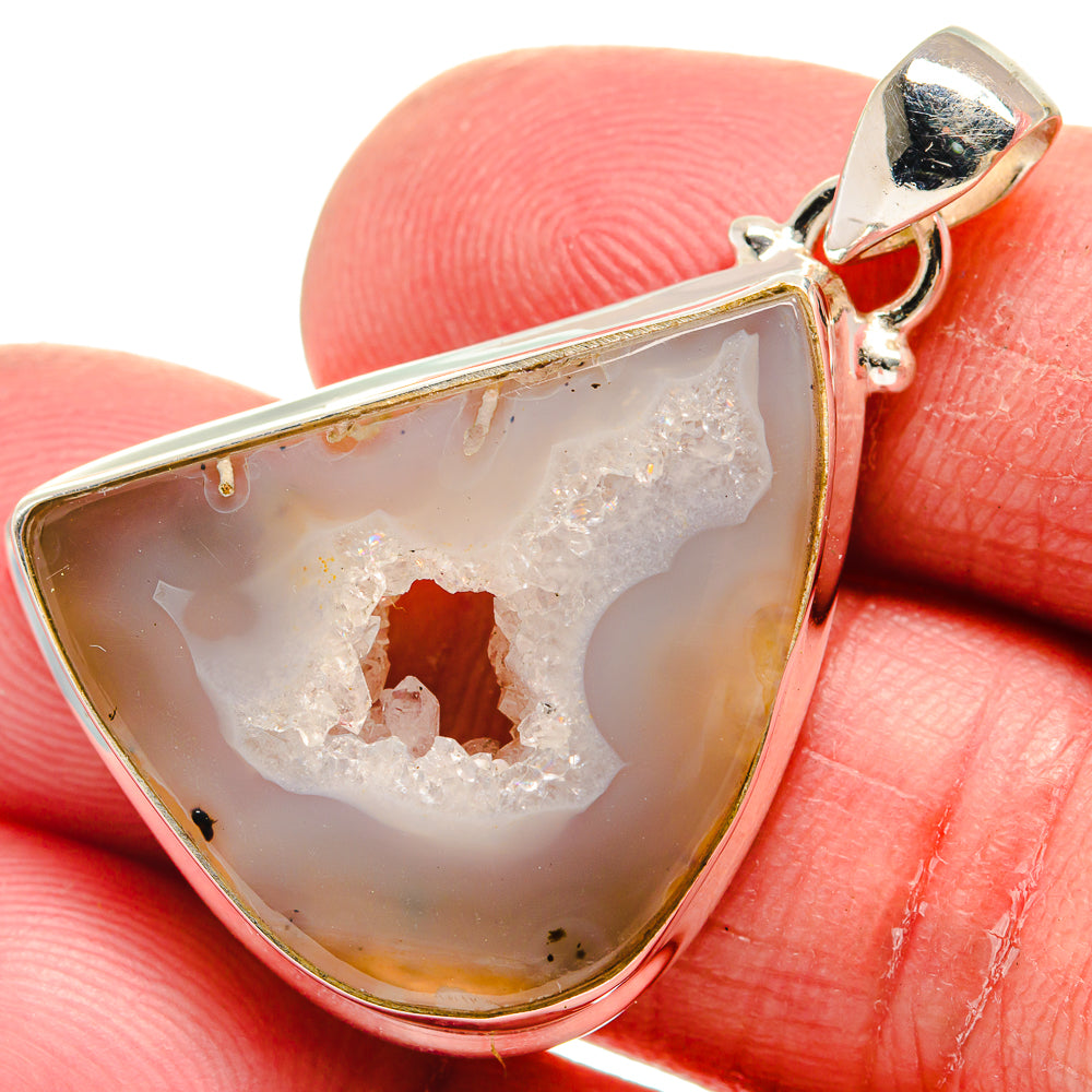 White Geode Slice Pendants handcrafted by Anasilvercos - PD21209
