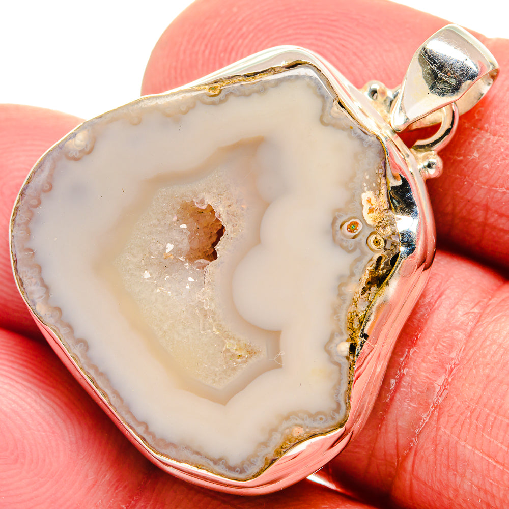 White Geode Slice Pendants handcrafted by Anasilvercos - PD21212