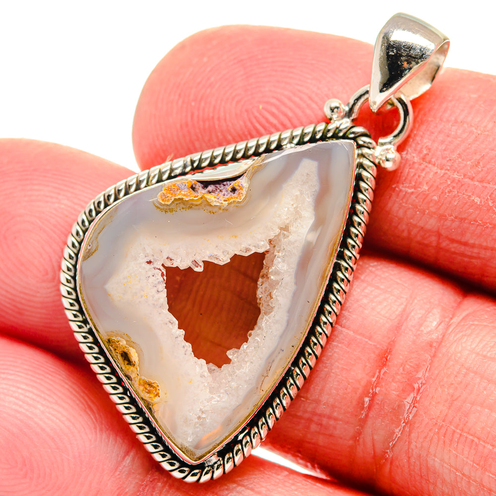 White Geode Slice Pendants handcrafted by Anasilvercos - PD21213