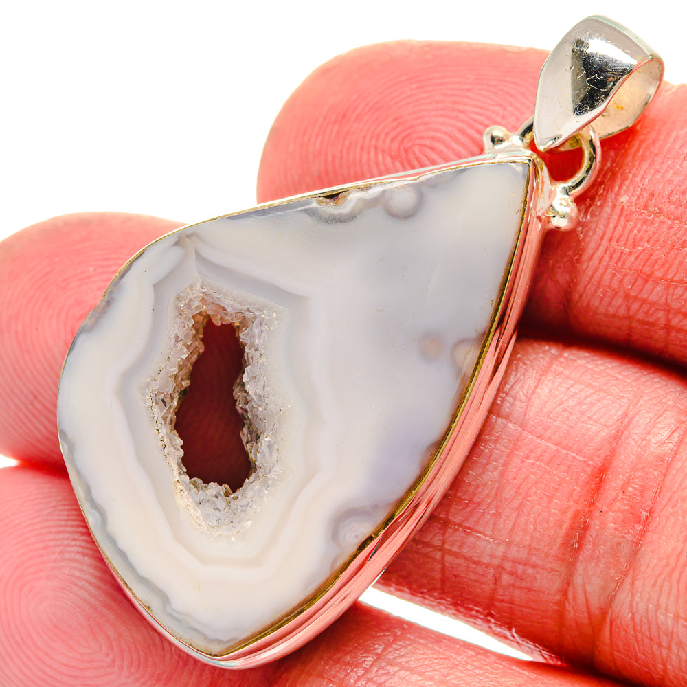 White Geode Slice Pendants handcrafted by Anasilvercos - PD21345