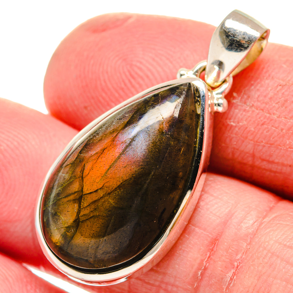 Labradorite Pendants handcrafted by Anasilvercos - PD21400