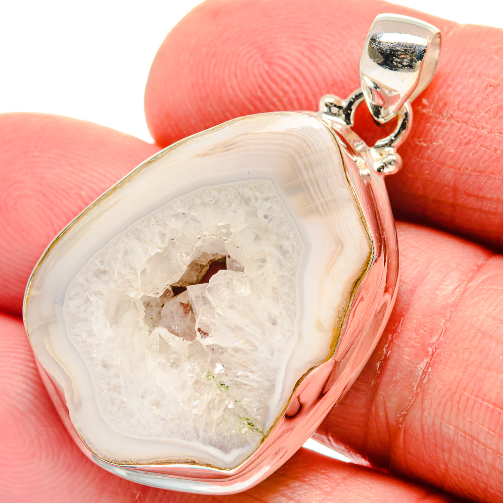 White Geode Slice Pendants handcrafted by Anasilvercos - PD21408