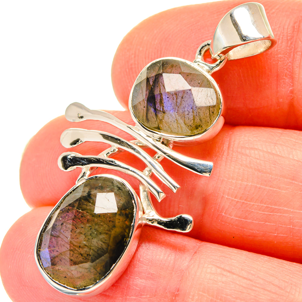 Labradorite Pendants handcrafted by Anasilvercos - PD21458