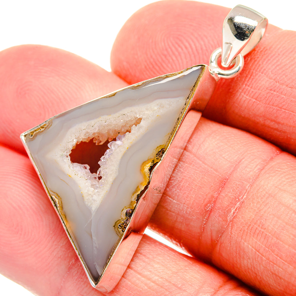 White Geode Slice Pendants handcrafted by Anasilvercos - PD21959