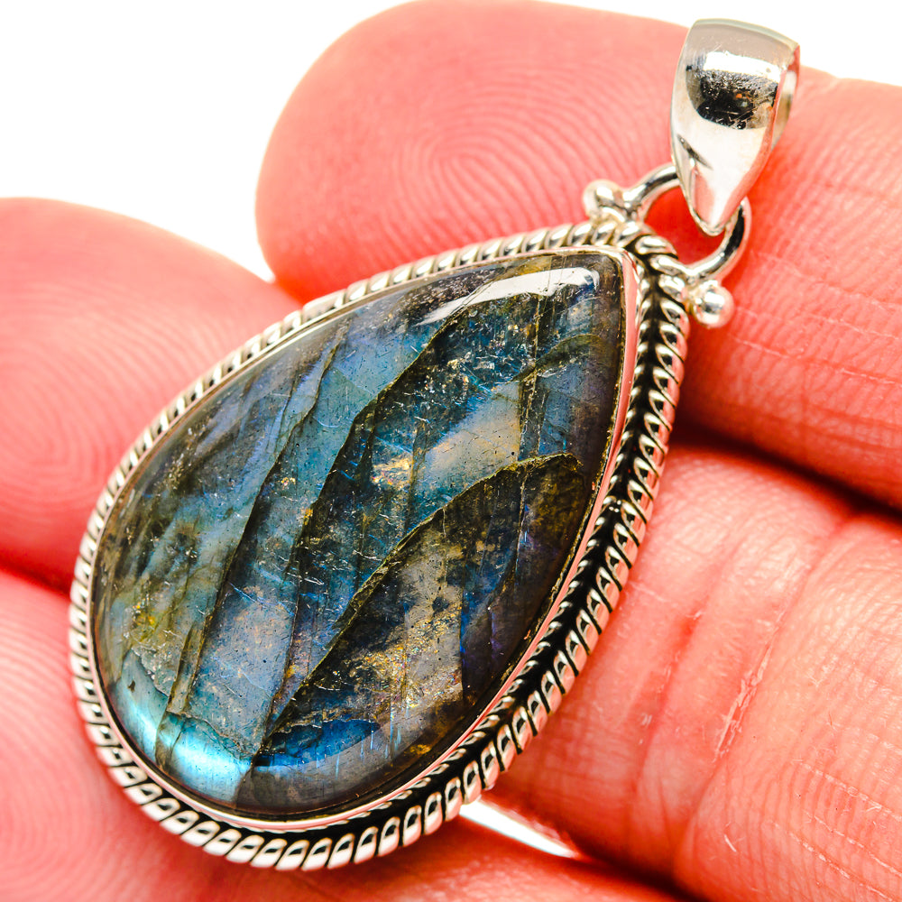 Labradorite Pendants handcrafted by Anasilvercos - PD22012