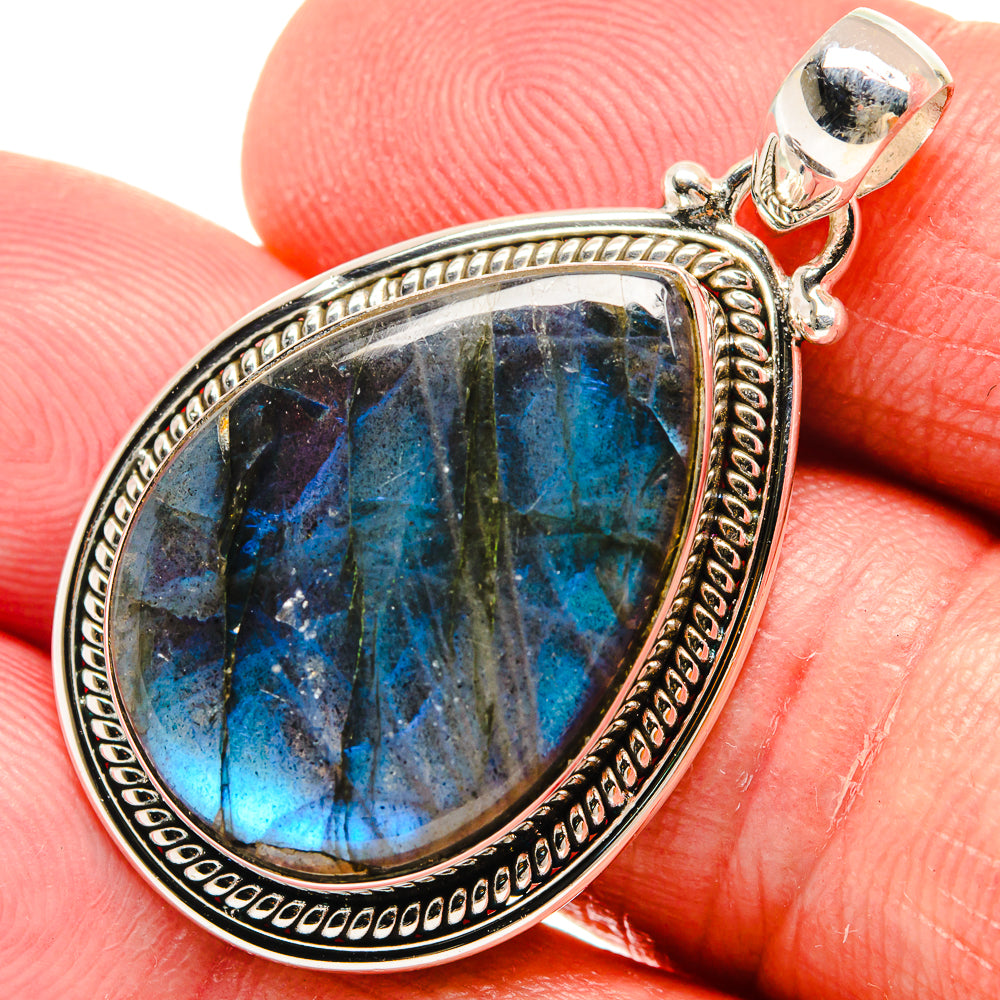 Labradorite Pendants handcrafted by Anasilvercos - PD22017