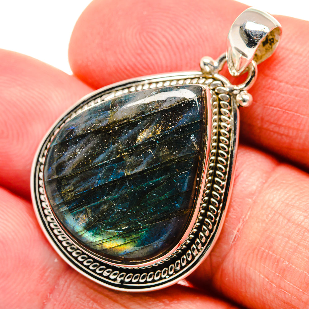 Labradorite Pendants handcrafted by Anasilvercos - PD22018