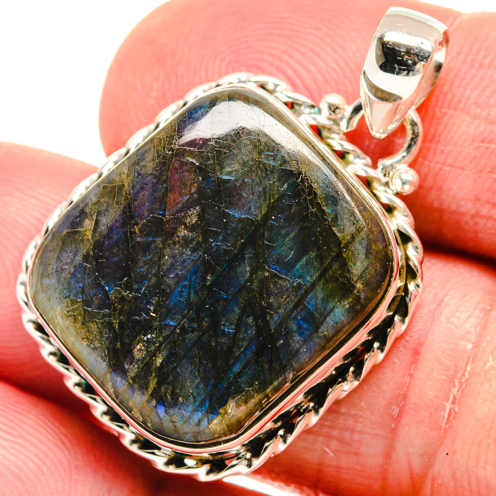 Labradorite Pendants handcrafted by Anasilvercos - PD22066