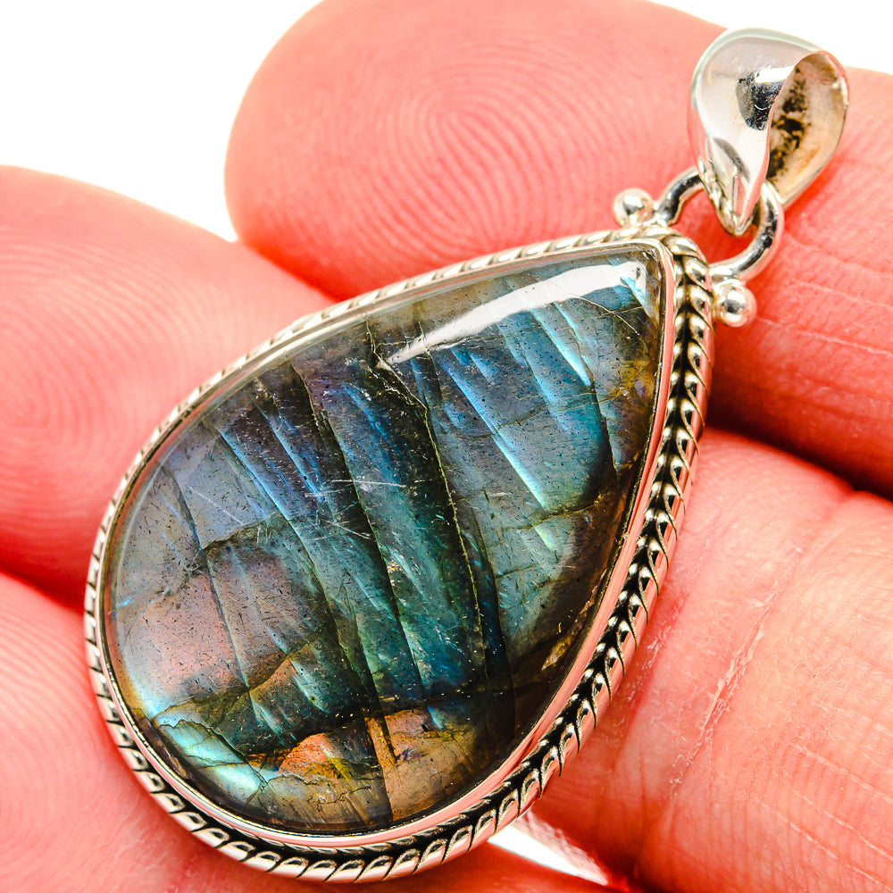 Labradorite Pendants handcrafted by Anasilvercos - PD22077