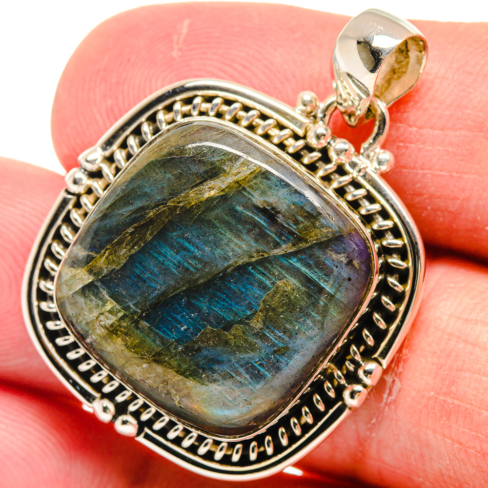 Labradorite Pendants handcrafted by Anasilvercos - PD22155