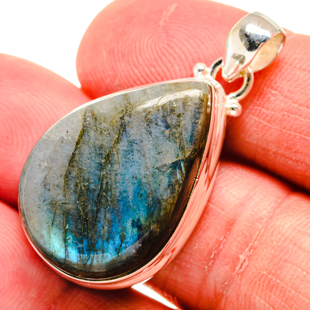 Labradorite Pendants handcrafted by Anasilvercos - PD22159