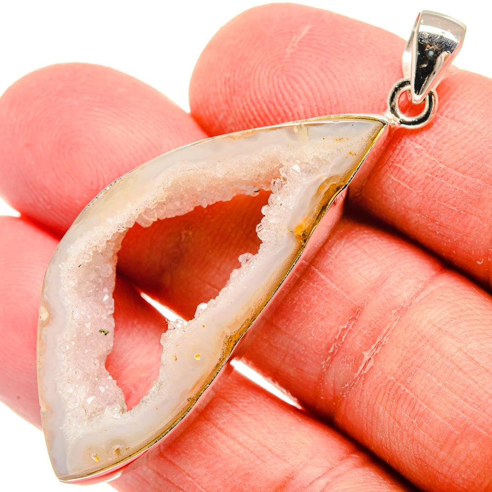 White Geode Slice Pendants handcrafted by Anasilvercos - PD22204