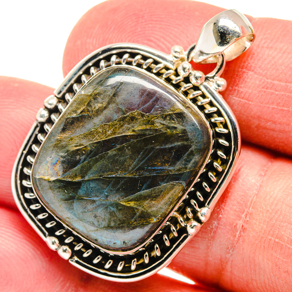Labradorite Pendants handcrafted by Anasilvercos - PD22357