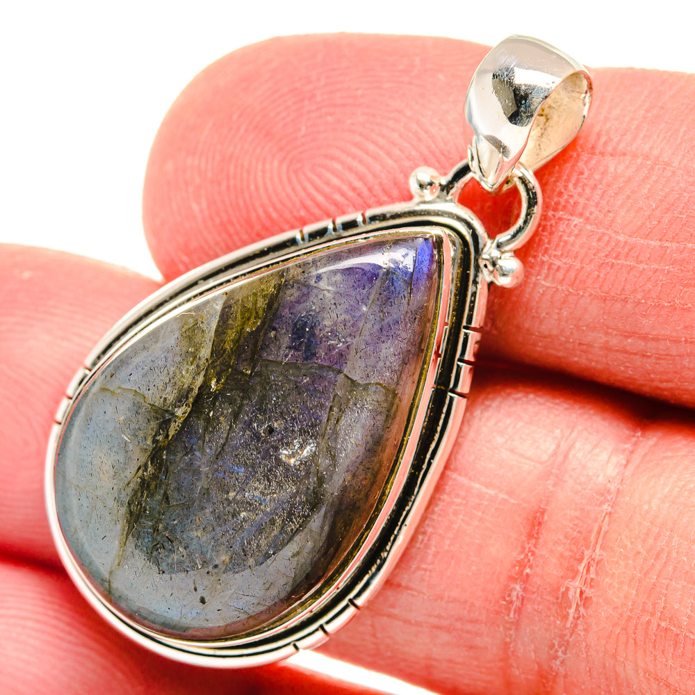 Labradorite Pendants handcrafted by Anasilvercos - PD22358
