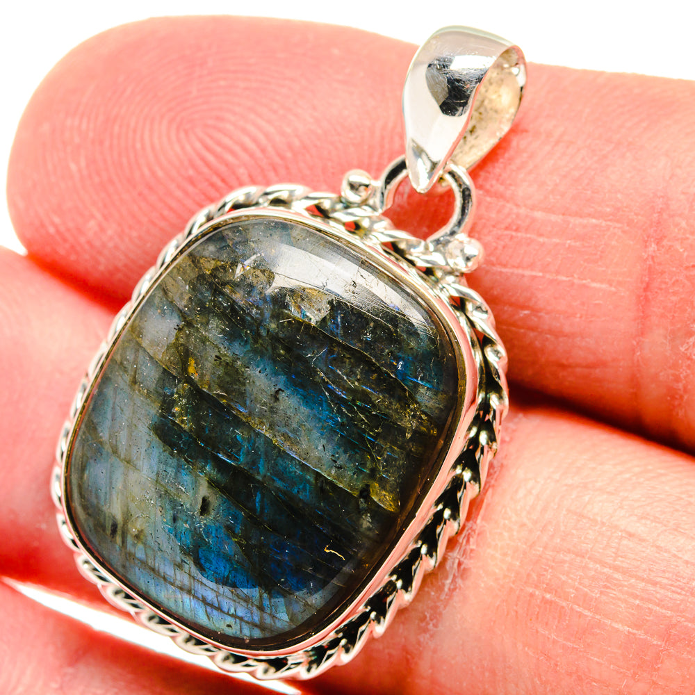 Labradorite Pendants handcrafted by Anasilvercos - PD22359