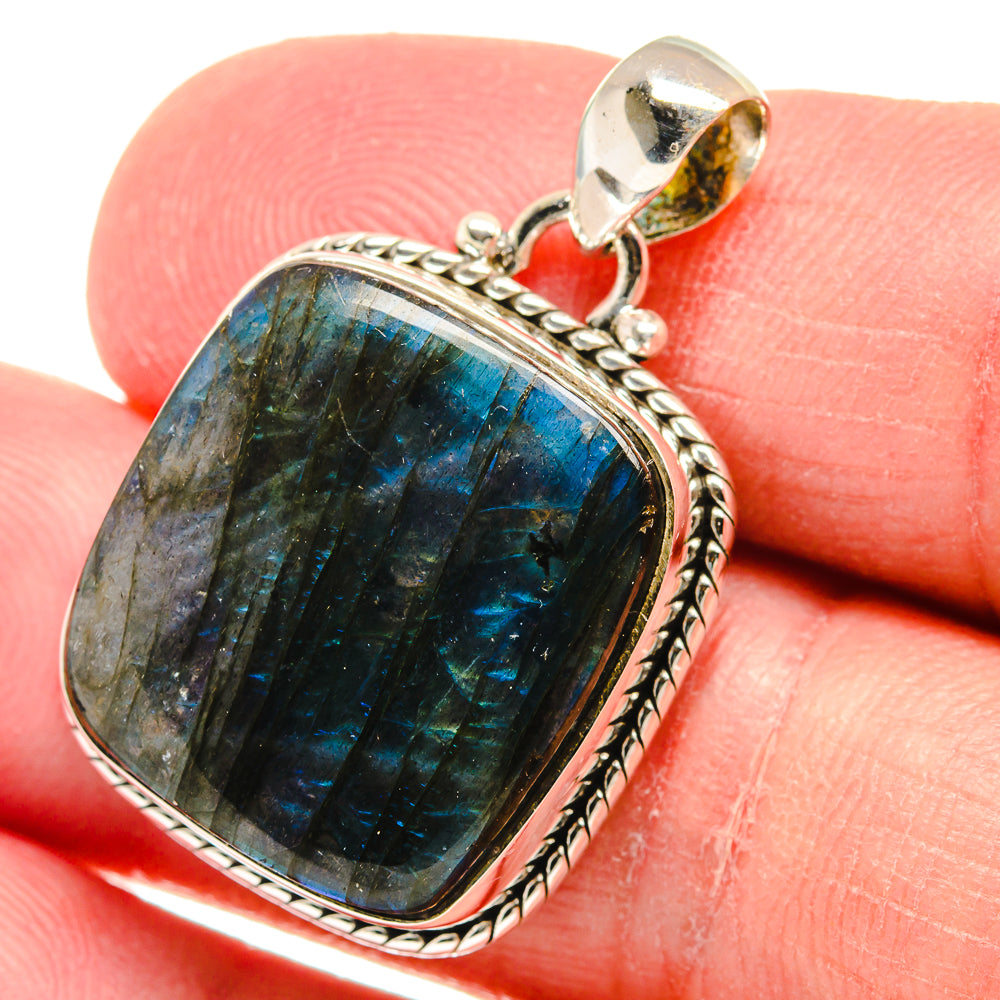 Labradorite Pendants handcrafted by Anasilvercos - PD22360