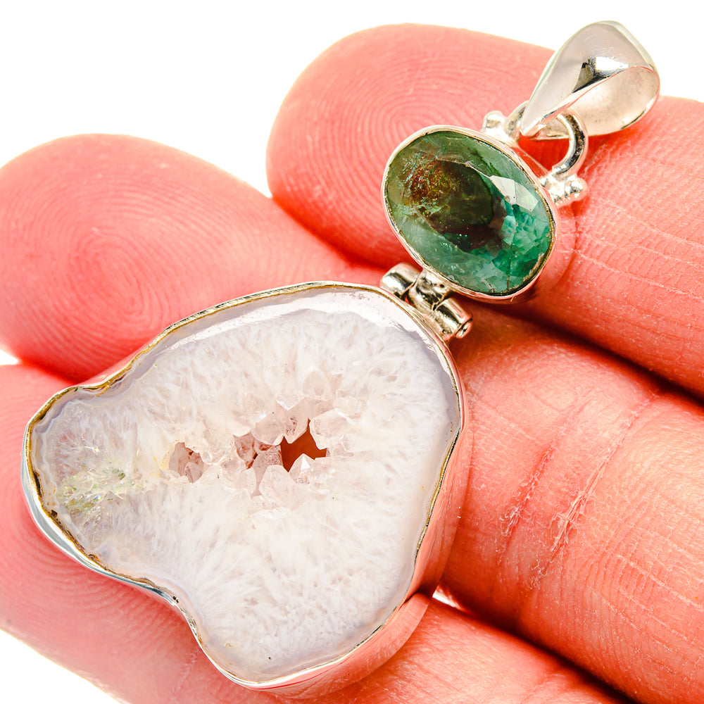 White Geode Slice Pendants handcrafted by Anasilvercos - PD22388