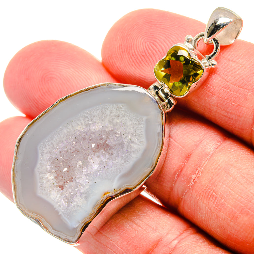 White Geode Slice Pendants handcrafted by Anasilvercos - PD22417
