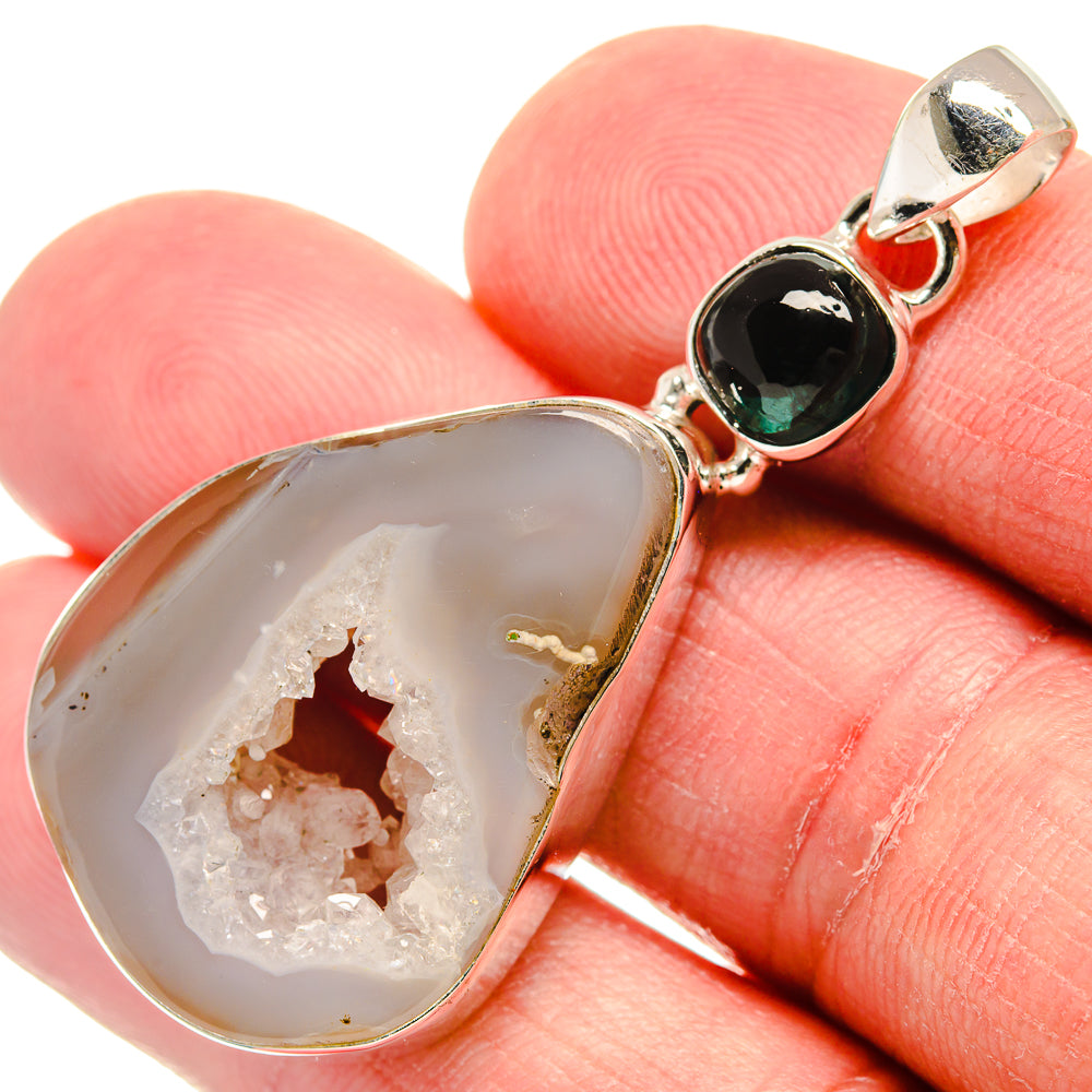 White Geode Slice Pendants handcrafted by Anasilvercos - PD22431