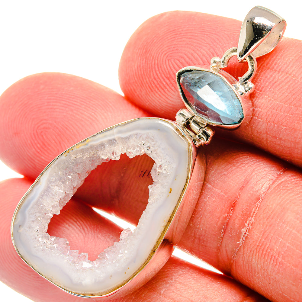 White Geode Slice Pendants handcrafted by Anasilvercos - PD22473