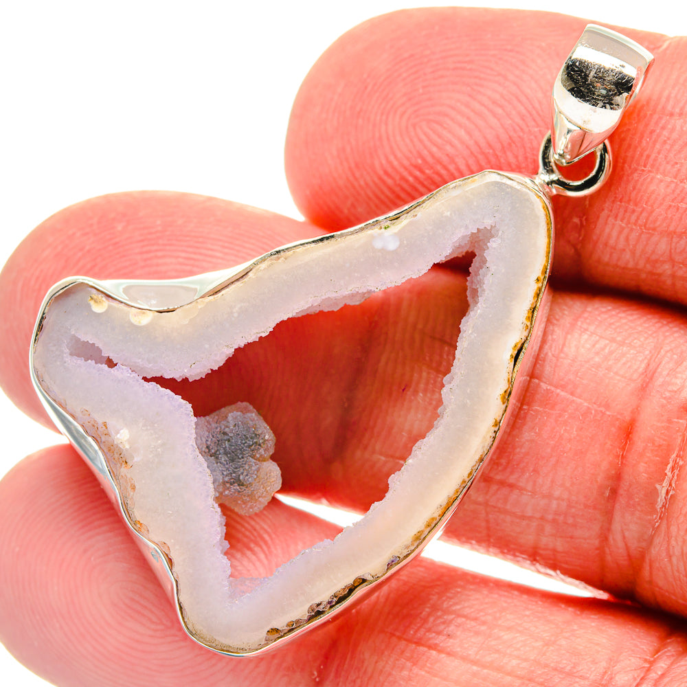 White Geode Slice Pendants handcrafted by Anasilvercos - PD22561