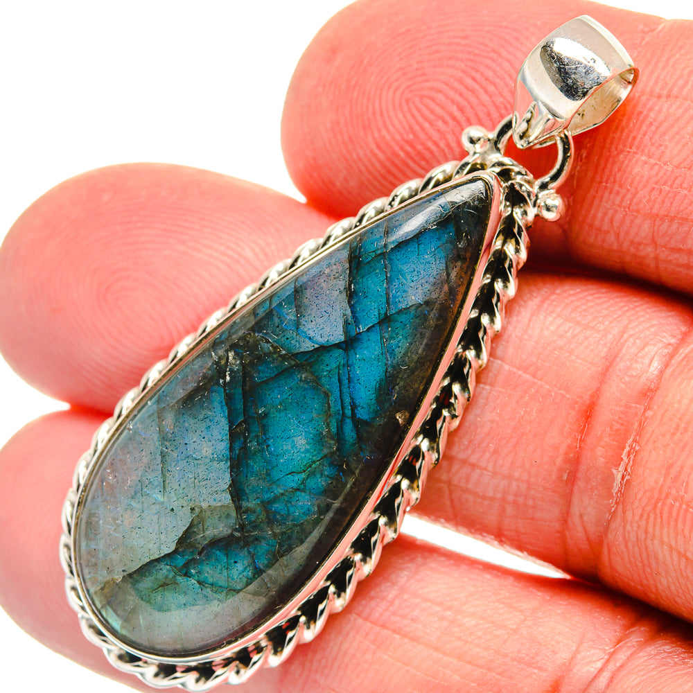 Labradorite Pendants handcrafted by Anasilvercos - PD22604