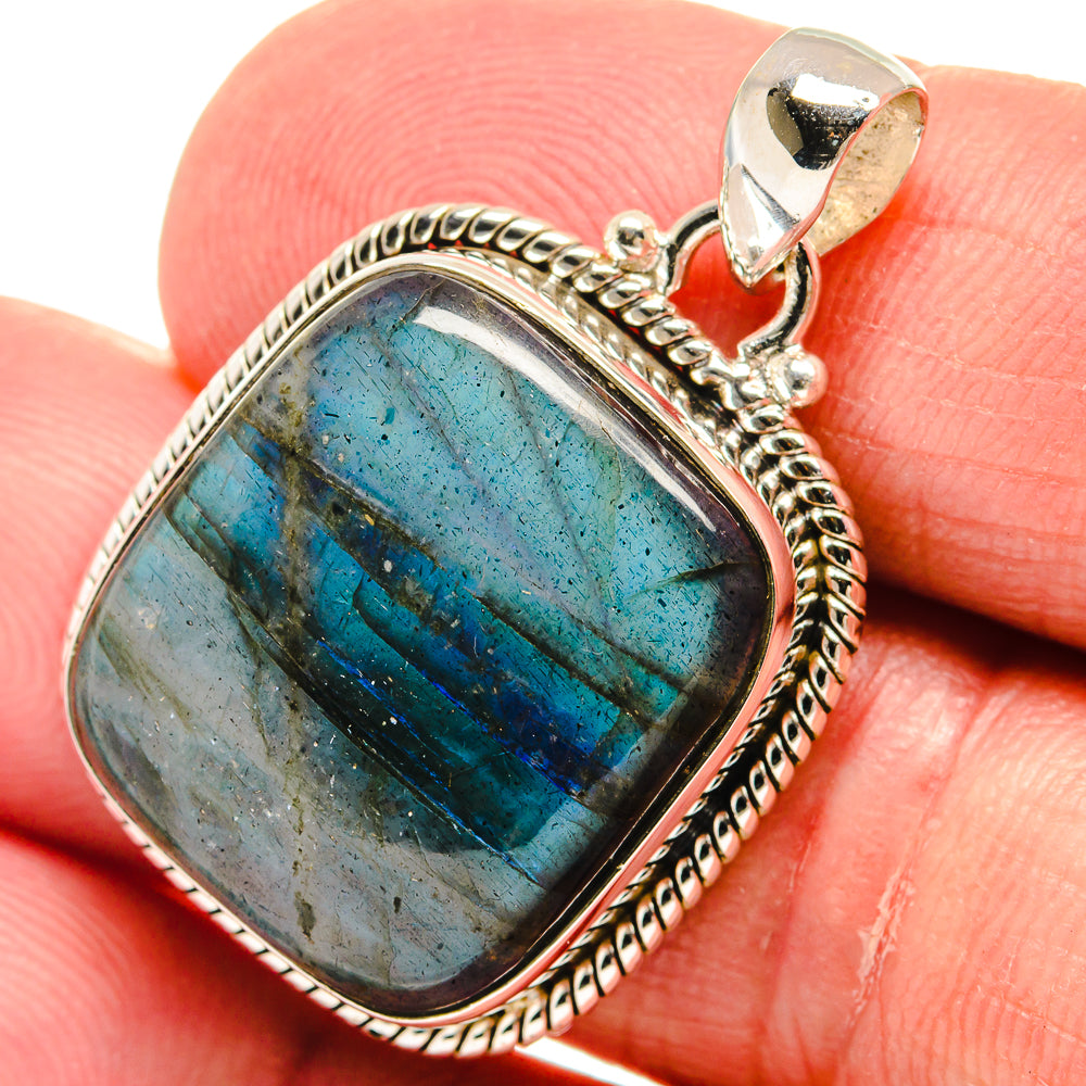 Labradorite Pendants handcrafted by Anasilvercos - PD22611