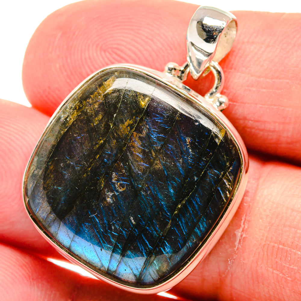 Labradorite Pendants handcrafted by Anasilvercos - PD22736