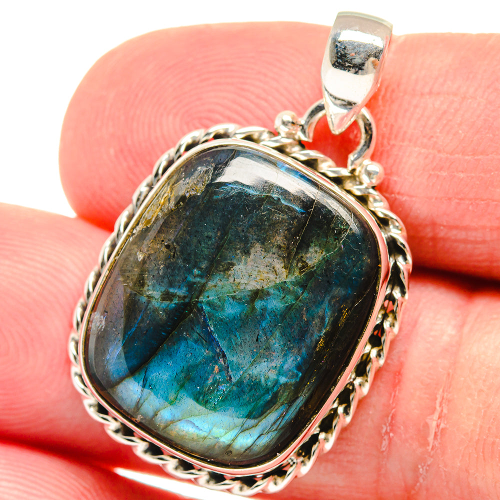 Labradorite Pendants handcrafted by Anasilvercos - PD22740