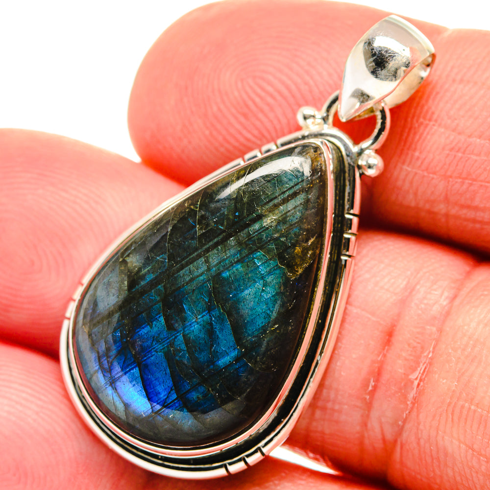 Labradorite Pendants handcrafted by Anasilvercos - PD23040